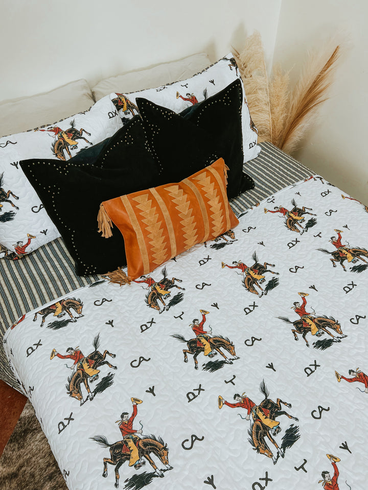 Lazy J Quilt Set