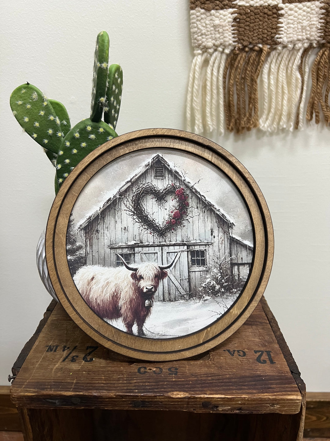 Round Love of Highlanders Picture