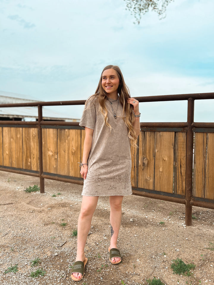 Ariat: Desert Road Mineral Wash T-Dress