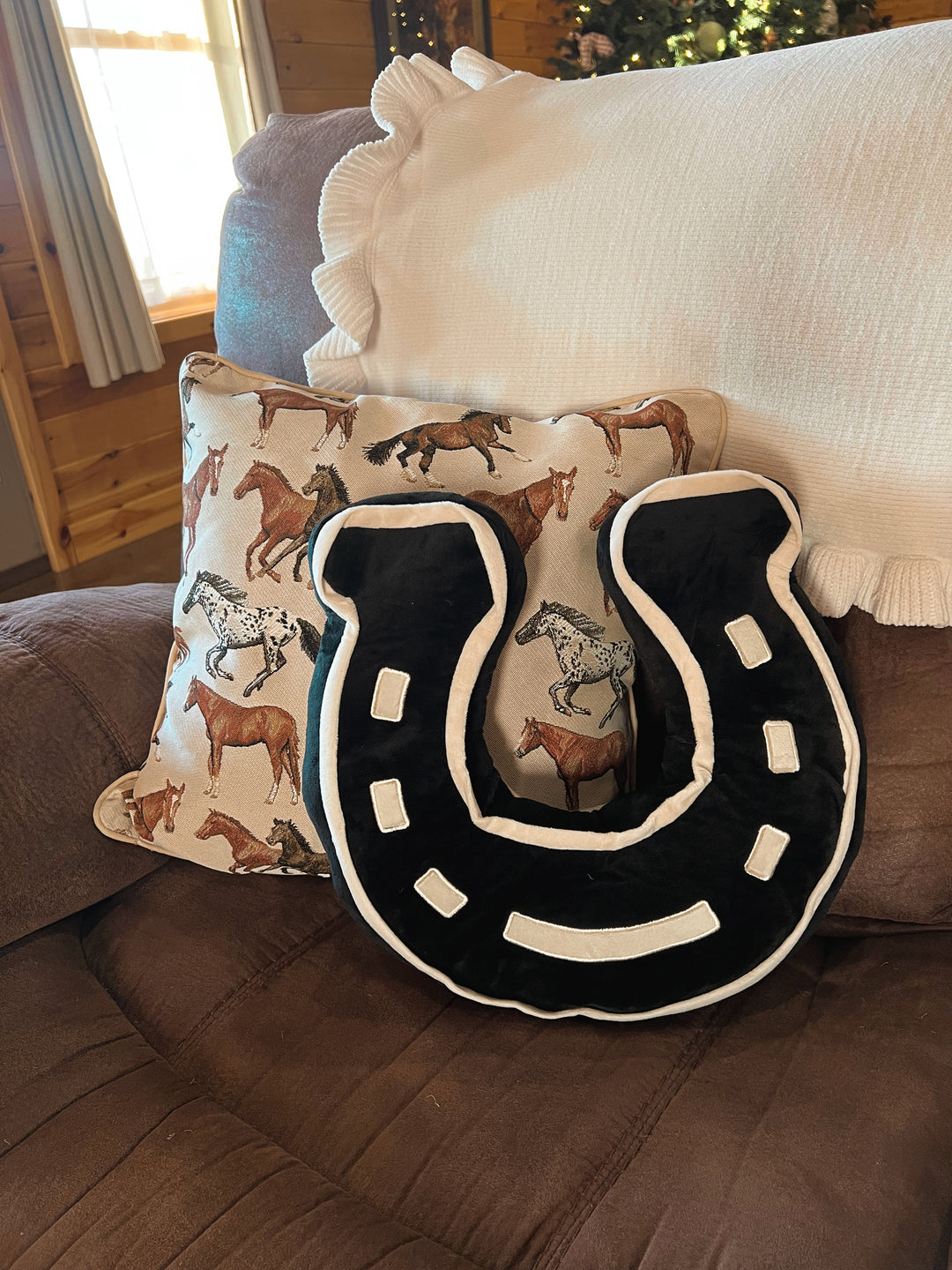 Horseshoe Throw Pillow{3 Colors}