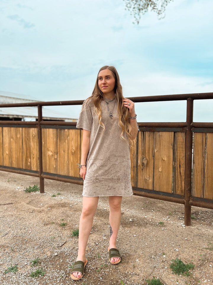 Ariat: Desert Road Mineral Wash T-Dress