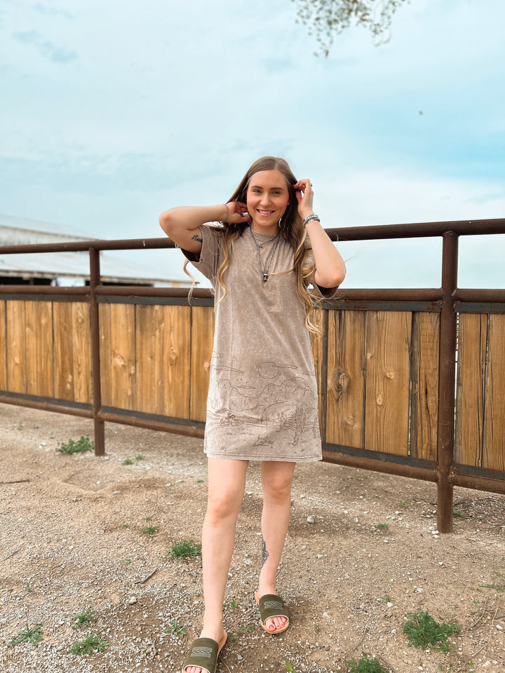Ariat: Desert Road Mineral Wash T-Dress